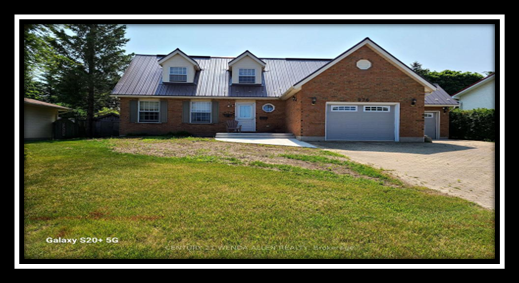 976 McPherson Crescent